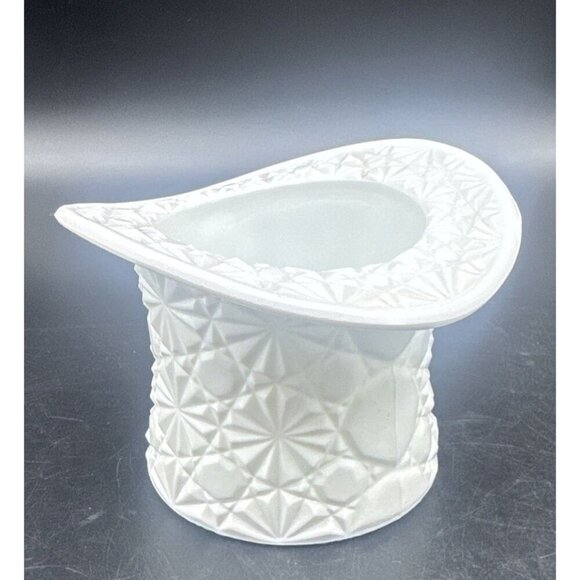 VTG Fenton Large Daisy & Button Milk Glass Top Hat Cut Glass - Picture 1 of 8